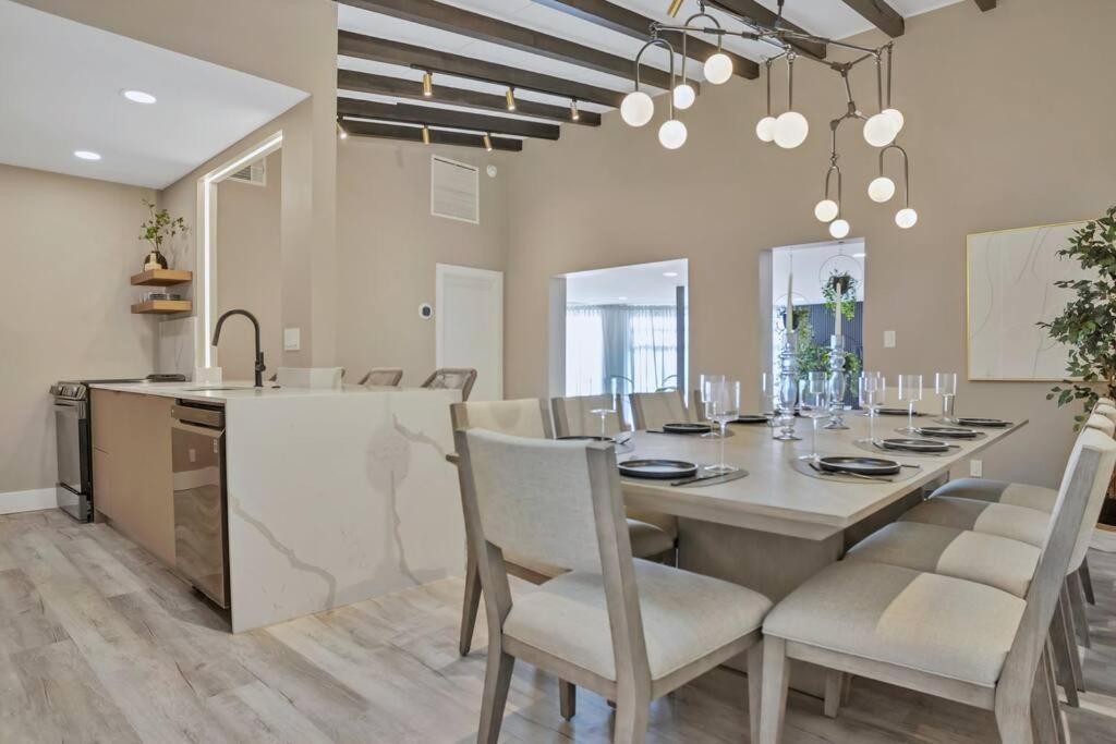 Stunning 2 Story Villa With Pool Форт-Лодердейл Екстер'єр фото